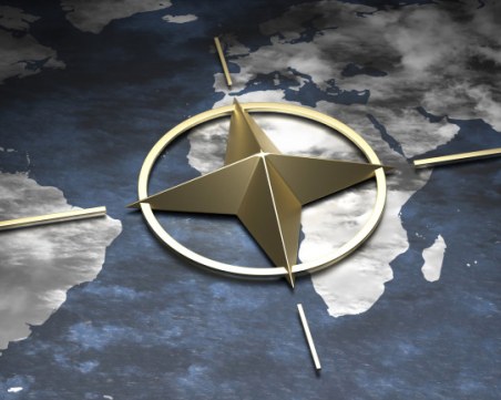 НАТО: Трябва да се подготвим за война с Русия