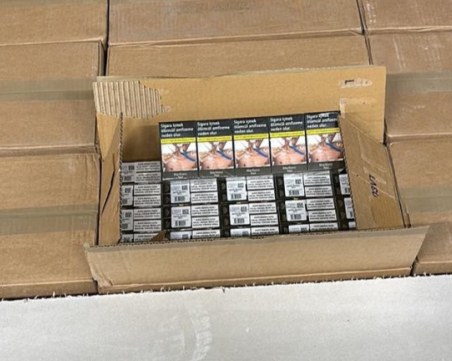 Откриха 30 000 кутии цигари на Капитан Андреево, скрити сред палета с гипсокартон