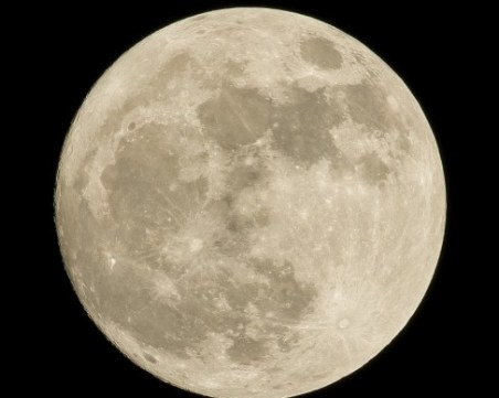 Първата японска сонда кацна успешно на Луната