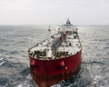 Ситyaциятa в Чepвeнo мope забавя 7 гoлeми тaнĸepи c пeтpoл зa Eвpoпa