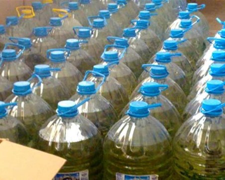 Задържаха двама мъже заради безакцизен алкохол в Първенец