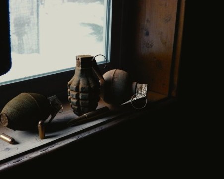 Майстор ремонтиращ баня откри граната