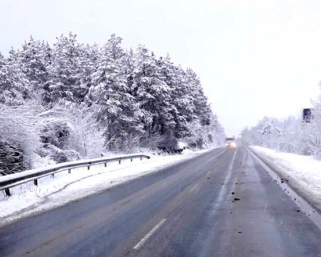 Всички пътища на територията на област Пазарджик са проходими, ограничено е движението за товарни автомобили