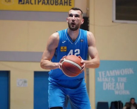 Златин Георгиев напусна Спартак Плевен след само един мач и се върна в Левски