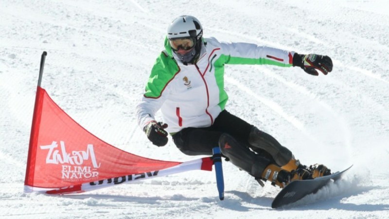 Най-добрият български сноубордист Радослав Янков трудно сдържаше емоциите си след
