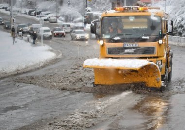 Републиканските пътища са проходими при зимни условия Настилките са обработени