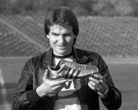 Георги Славков печели Златната обувка в оспорвана битка с легенда на Байерн Мюнхен