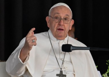 Нов призив срещу всички войни отправи Папа Франциск като припомни