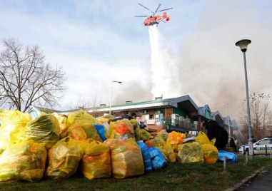 След 4 часа борба с огъня сръбските пожарникари успяха да