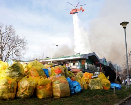 Пожарът в китайския търговски център в Белград е овладян