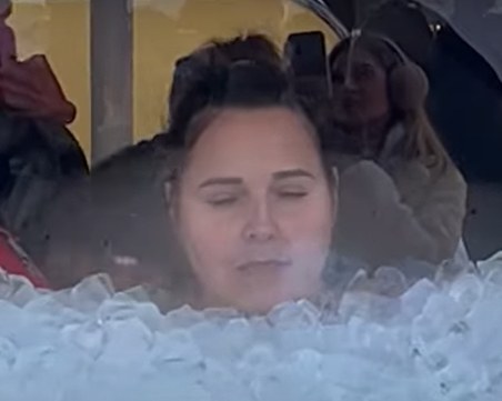 Полякиня престоя в лед над 3 часа, за да постави световен рекорд на Гинес
