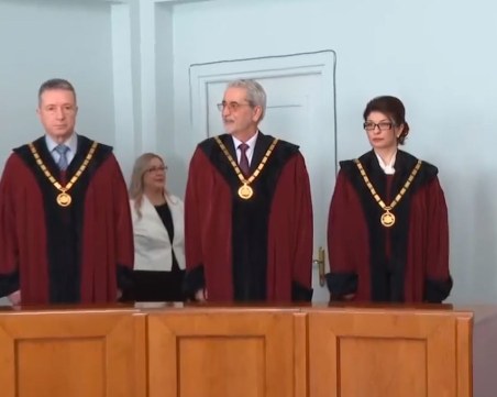 Атанасова и Белазелков официално са конституционни съдии