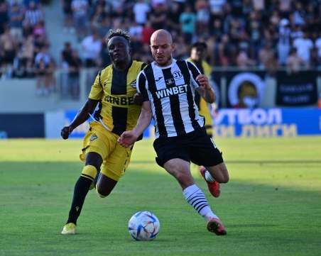 Ботев се раздели с Думбуя