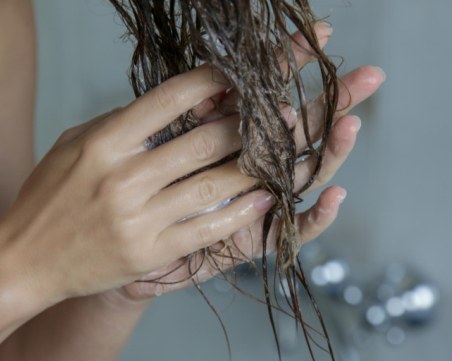 Грешките, които правим при използването на балсам за коса