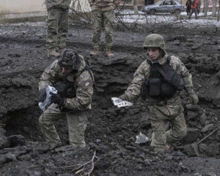 Киев репатрирa телата на 77 загинали украински войници