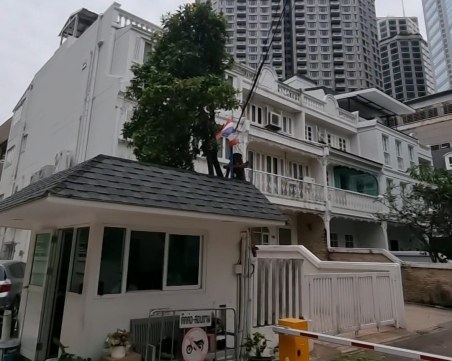 Пловдивчанин в Банкок: Мога да напиша хорър роман за перипетиите с нашето посолство в Тайланд