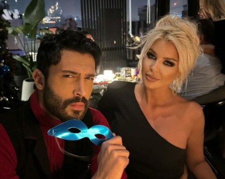 Андреа вдига сватба с турски актьор