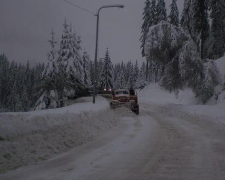 Заради катастрофа с трима ранени затвориха пътя Пампорово - Стойките