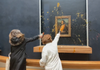 Екоактивисти хвърлиха супа по Мона Лиза в Лувъра Прочетете ощеВидеа в