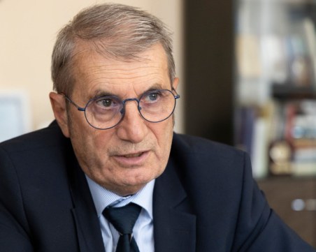 Проф. Хинков: Решението ми да не остана в правителството след ротацията е твърдо
