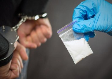 Тринадесет задържани при полицейска акция срещу наркотици през последните дни