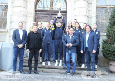 Волейболните шампионки от Марица Пловдив бяха посрещнати в Община Пловдив