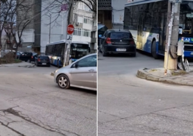 Лошо паркирана кола стопира движението на кръстовище във Варна пише Прочетете