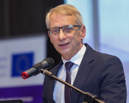 Премиерът: Президентството от доста време разпространява слухове