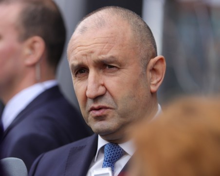 Президентът отказа да отговори дали готви нов политически проект