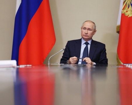 Путин се регистрира за президентските избори през март