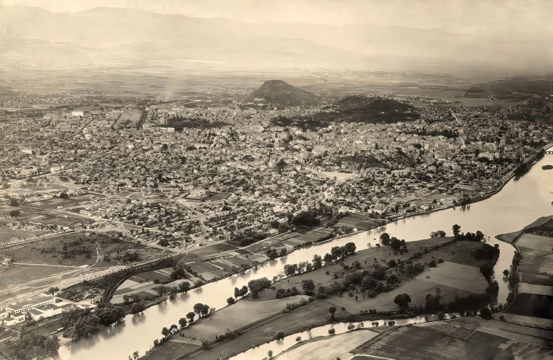 Пловдив преди 80 години: Ниви и канал на Адата, а градът има 7 тепета