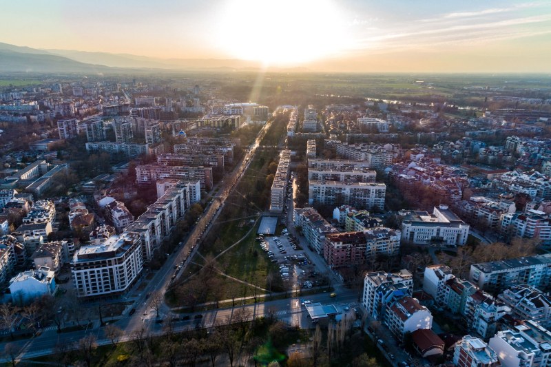 Слънчево, но студено време в Пловдив днес