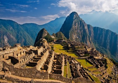 Перу обяви че обмисля временно затваряне на Мачу Пикчу след