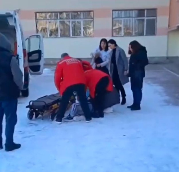 12-годишно дете е със счупен крак след инцидент в училище в Асеновград