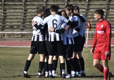 Вторият отбор на Локомотив Пловдив изигра днес поредната си проверка