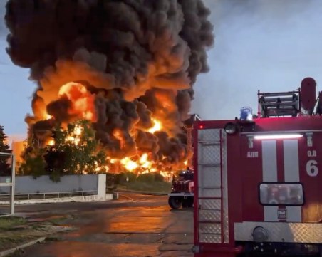 Дрон взриви петролни цистерни в Санкт Петербург