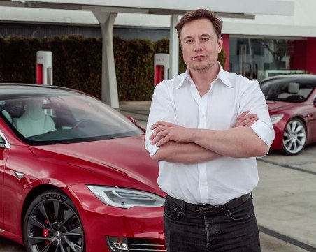 Съдът поряза Мъск за заплатата му в Tesla