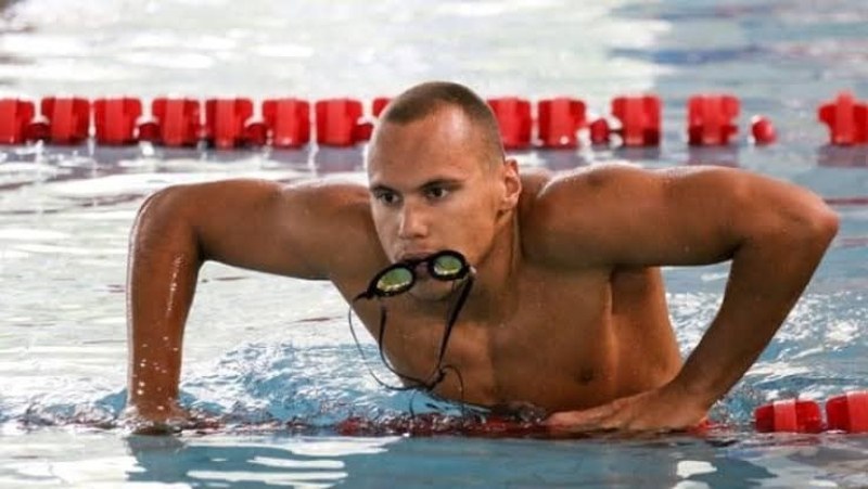 Федерацията по плуване потвърди: Антъни Иванов остава три години без състезателни права