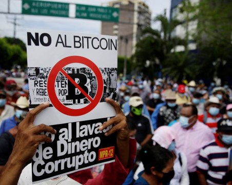 Защо хората още вярват, че биткойнът ще умре