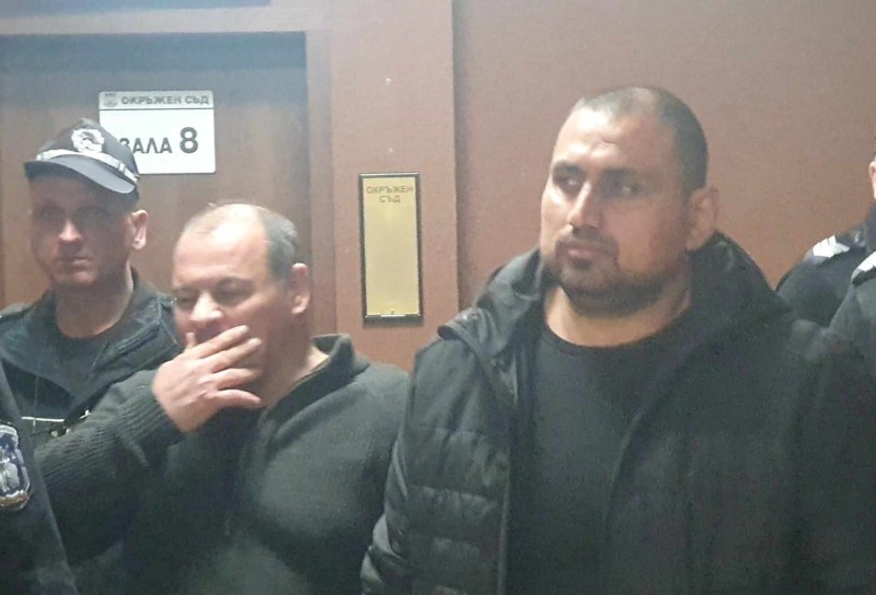 Окончателно! Арестуваните шефове на Ботев и полицаите от ОПГ -то остават в ареста