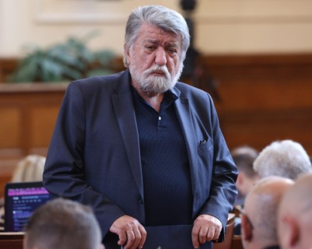 Рашидов: Една Галя от Американското посолство в момента управлява държавата