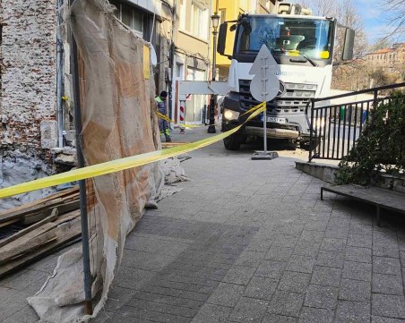 Свлачището в Капана повлече надолу и бизнеса на няколко заведения