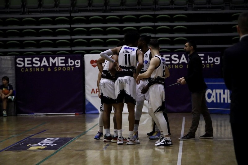 Пловдивският баскетболен тим на Академик ще гостува на лидера Черноморец