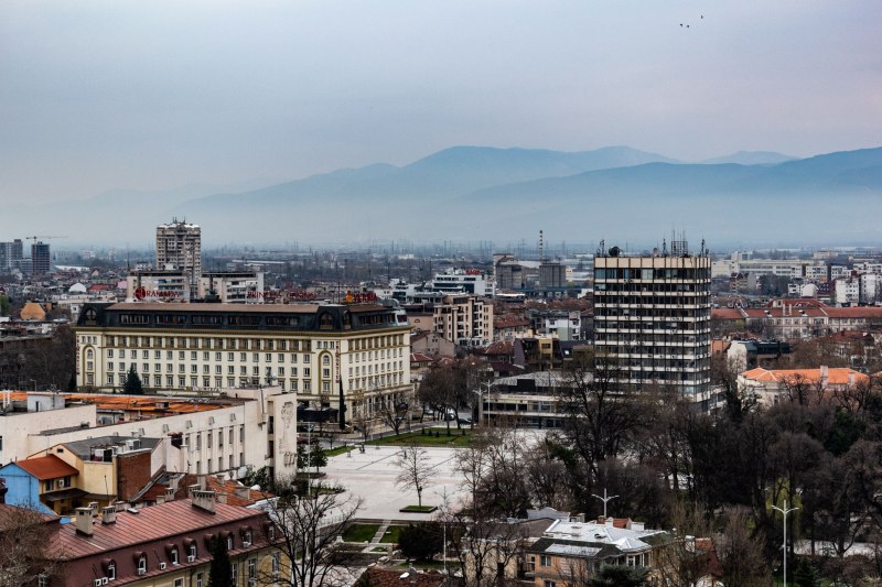 Предимно слънчево време в Пловдив, температурите леко се понижават