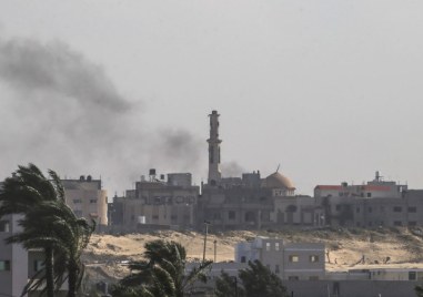 18 палестинци са били убити при израелски въздушни удари в