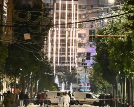 Бомба избухна пред банка в Гърция