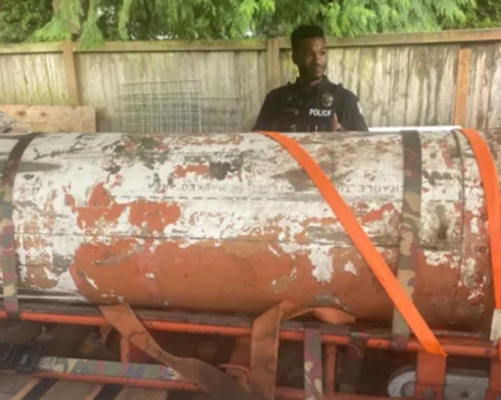 Откриха ядрена ракета, складирана в гараж под къща