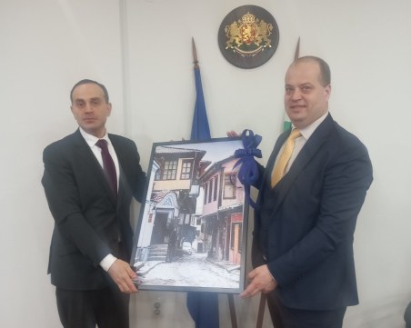 Посланикът на Азербайджан се срещна с областния управител на Пловдив