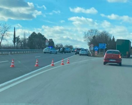 Верижна катастрофа затвори част от АМ 