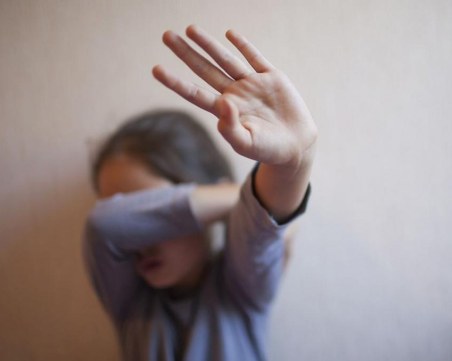 Задържаха мъж, блудствал с 12-годишно дете